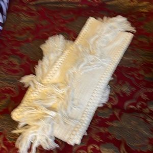 Uggs Cream Fringe Scraf